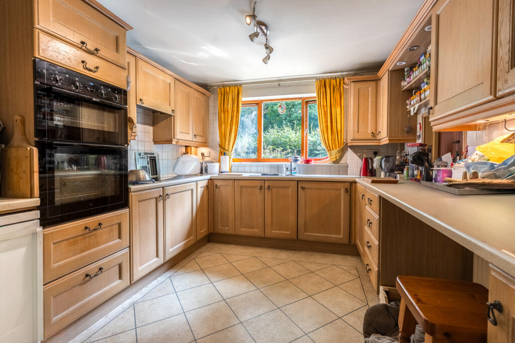 House in Worcester - View 3
