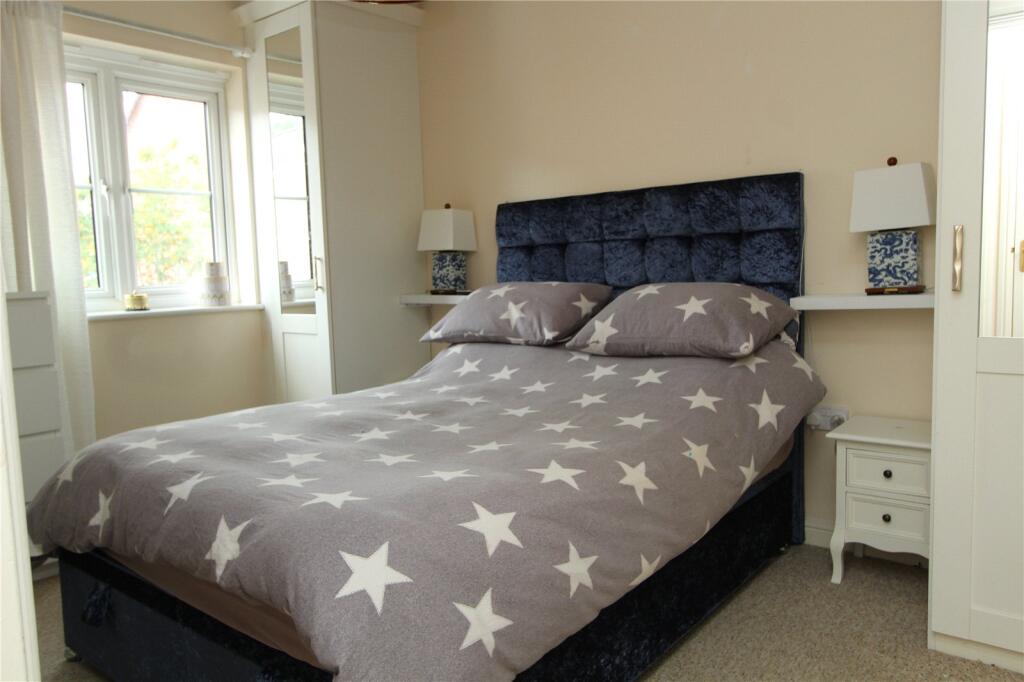 House in Portsmouth - More