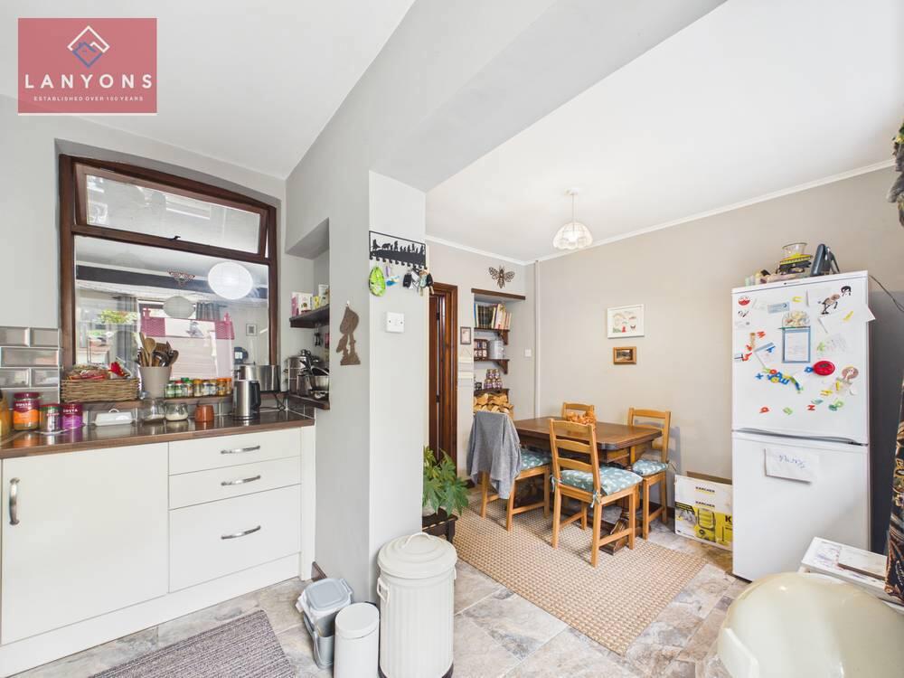 House in Cardiff, Porth - More