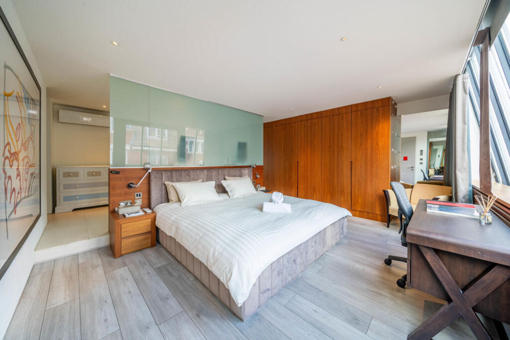 4 bedroom mews property for rent