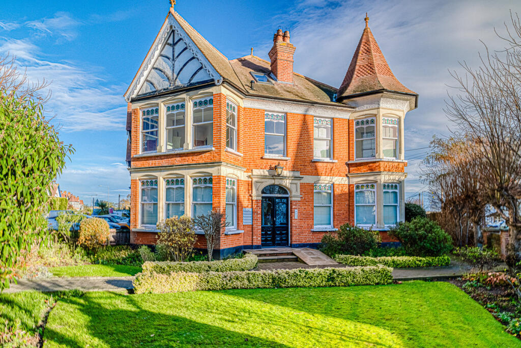 Main image of property: Leigh Road, Leigh-on-sea, SS9