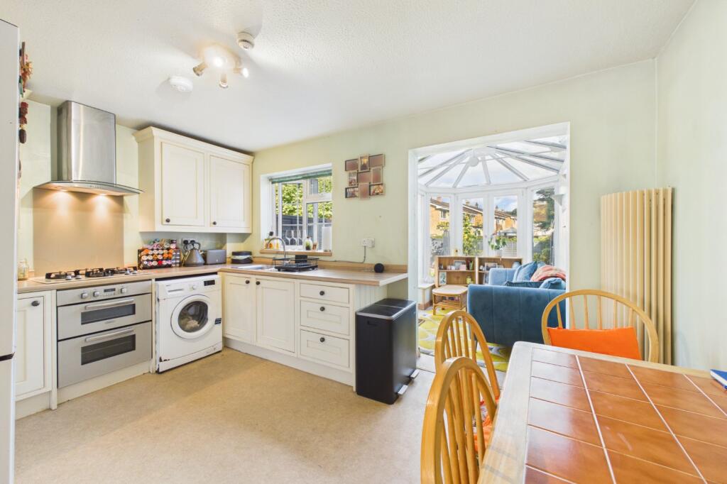 House in Rushmoor, Sandy Lane, Farnborough - View 3
