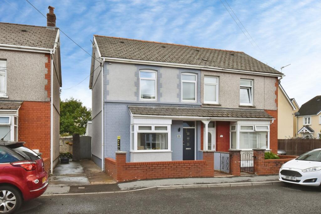 Main image of property: Bonllwyn, Ammanford, Carmarthenshire, SA18