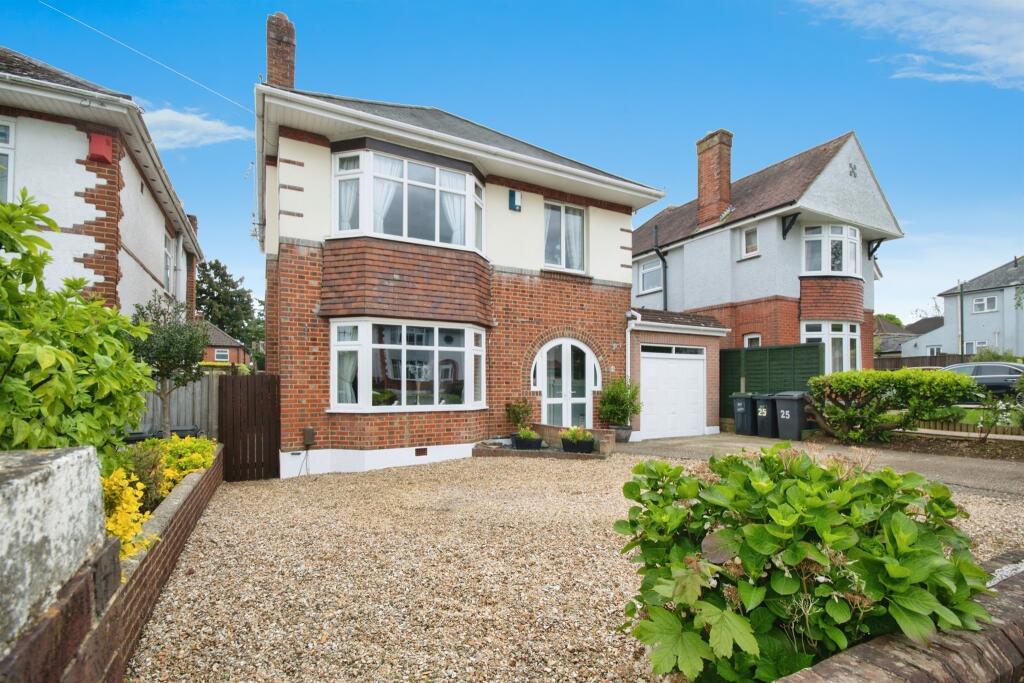 Pinewood Avenue, Bournemouth