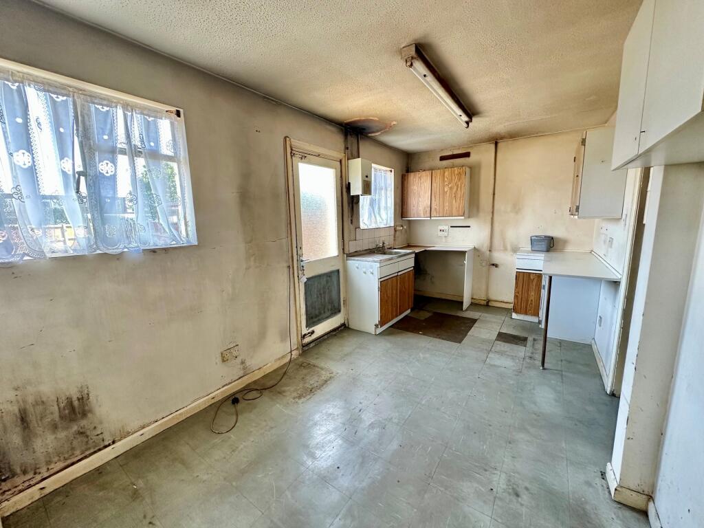 House in Grays, Badgers Dene, Stifford Clays - View 4