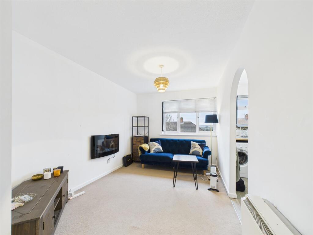 Main image of property: 39 St. Aidans Close, St George, Bristol, BS5 8RH