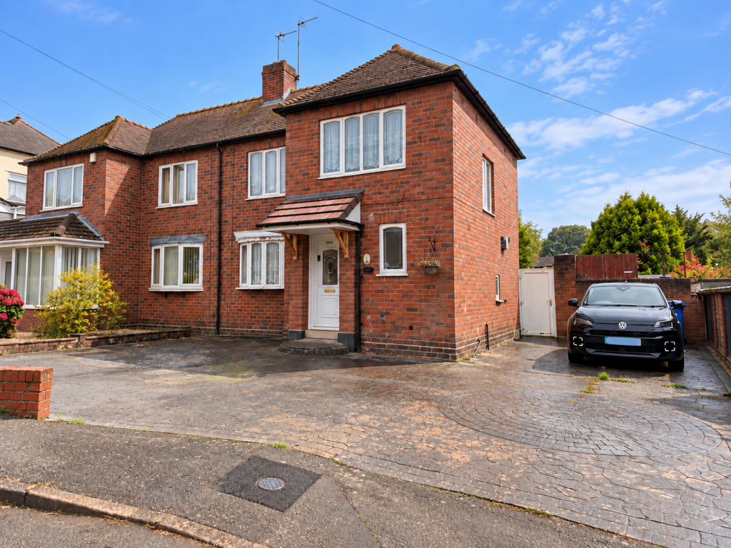 3-bed semi-detached on Worton Road, Stourbridge, DY9 9DF, £190,000