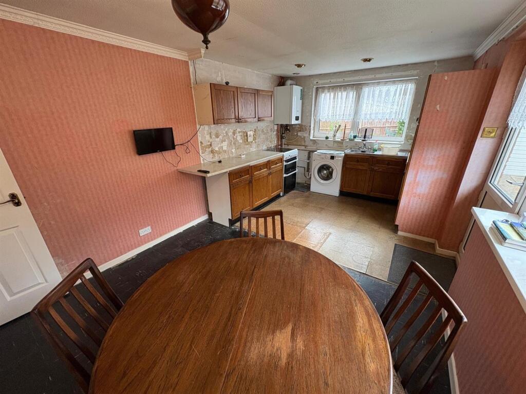 House in Tonbridge and Malling, Red Hill, Wateringbury - More