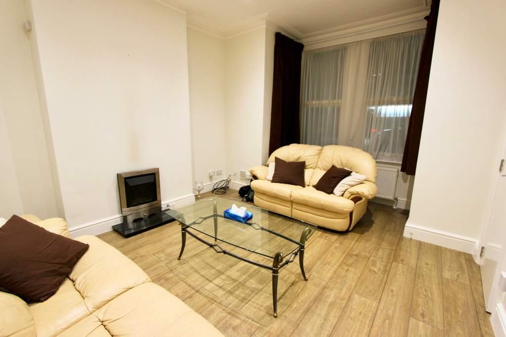 Main image of property: Warwick Road, London, N11