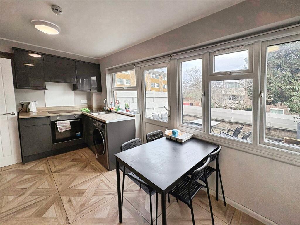House in Guildford - View 3