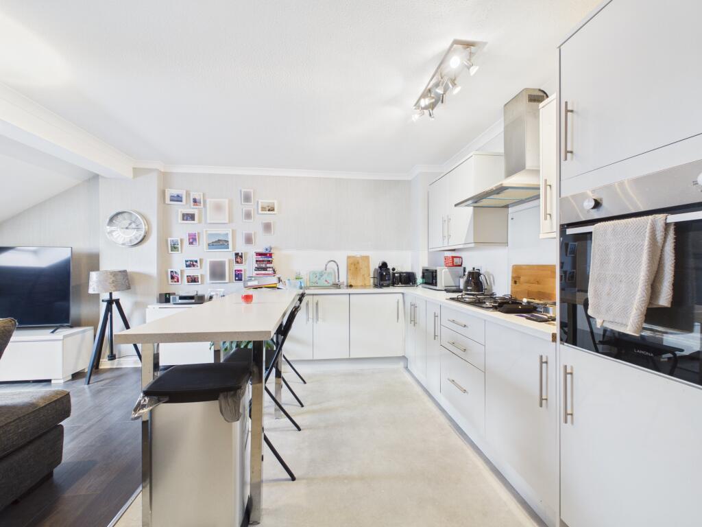 Apartment in Coatbridge, Sunnyside, Mosside - View 3