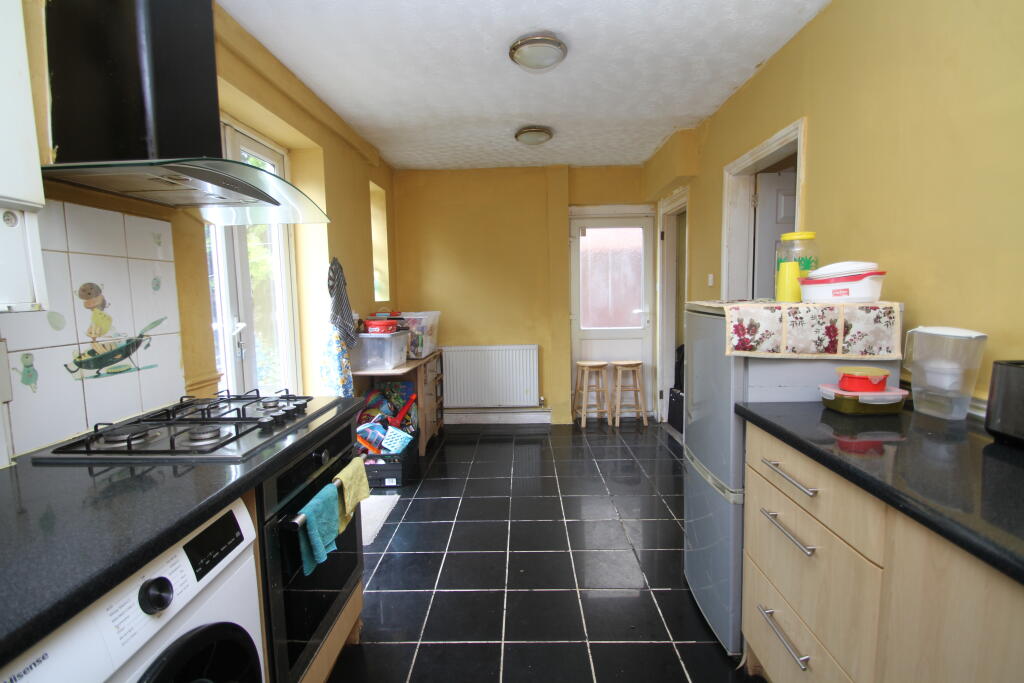 Crawford Avenue, Lanesfield, Wolverhampton, WV4 6PL - View 4