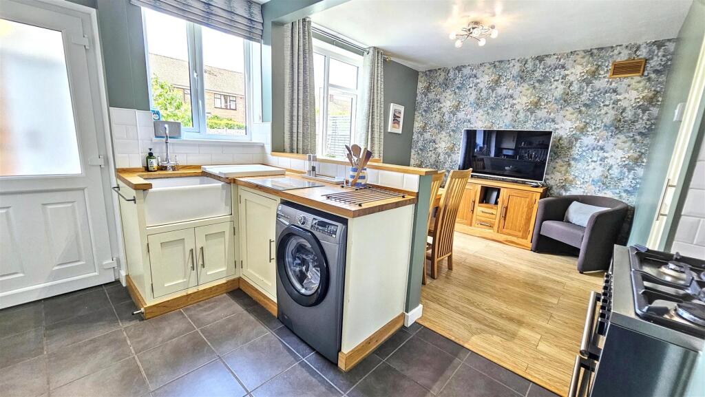House in Thurnby Lodge, City of Leicester - More