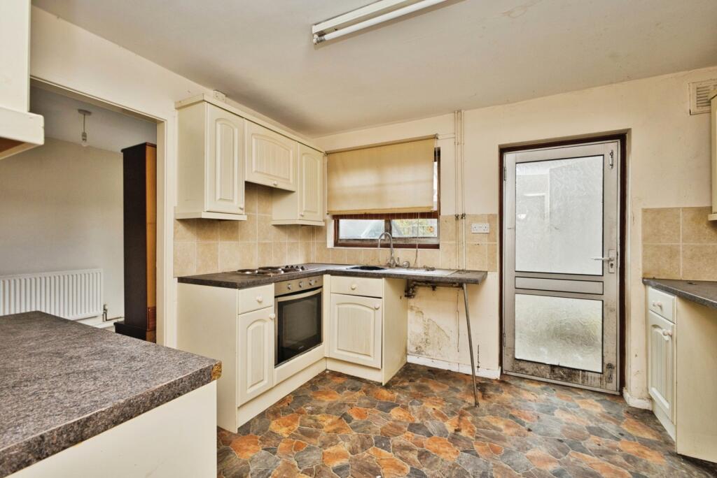 Netherton Road, Yeovil, Somerset, BA21 photo 4