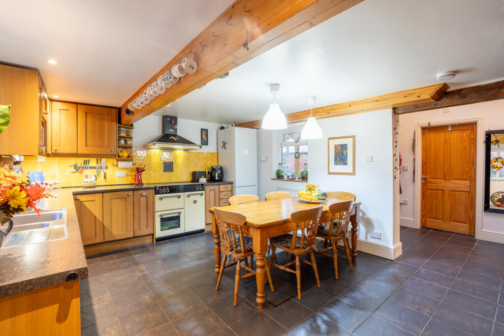 House in Doncaster - View 4