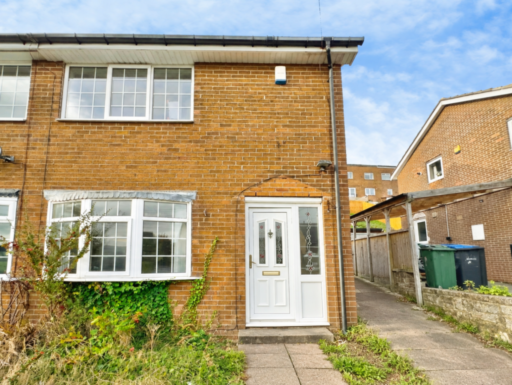 3-bed semi-detached on North Cliffe Drive, Bradford, West Yorkshire, £170,000