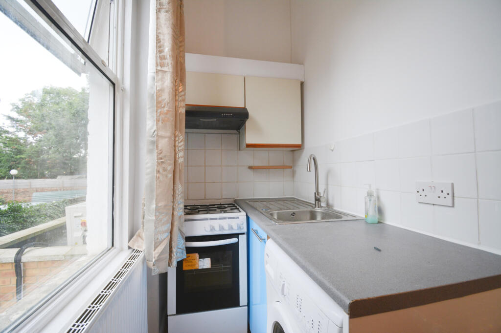 House in London, West Ealing, Hanwell - View 3