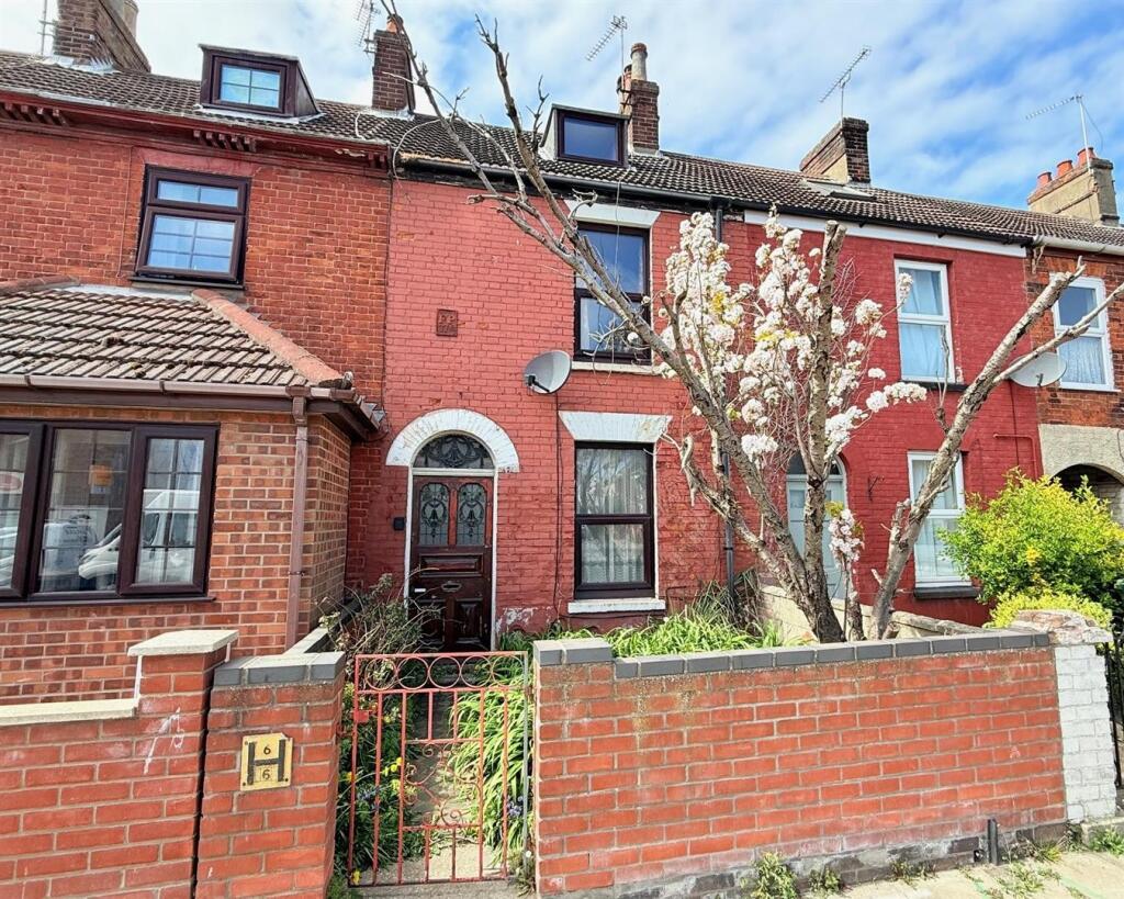 Main image of property: 53 Northgate Street, Great Yarmouth, Norfolk NR30 1BJ