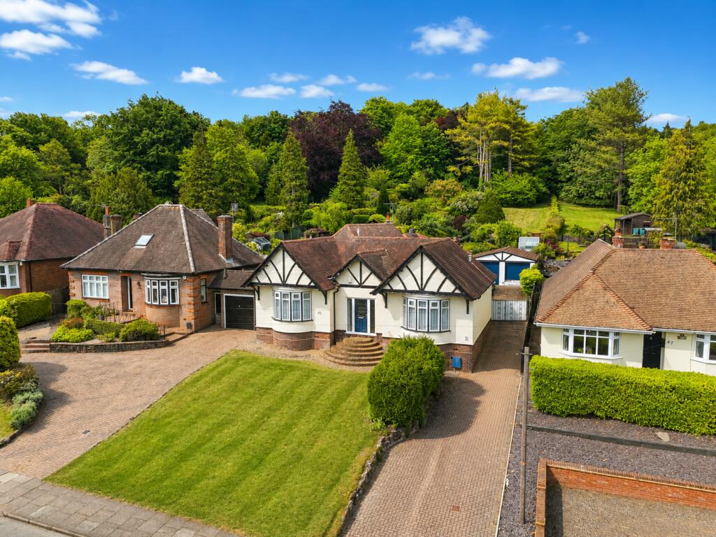 Main image of property: Tring Road, Dunstable, Bedfordshire, LU6
