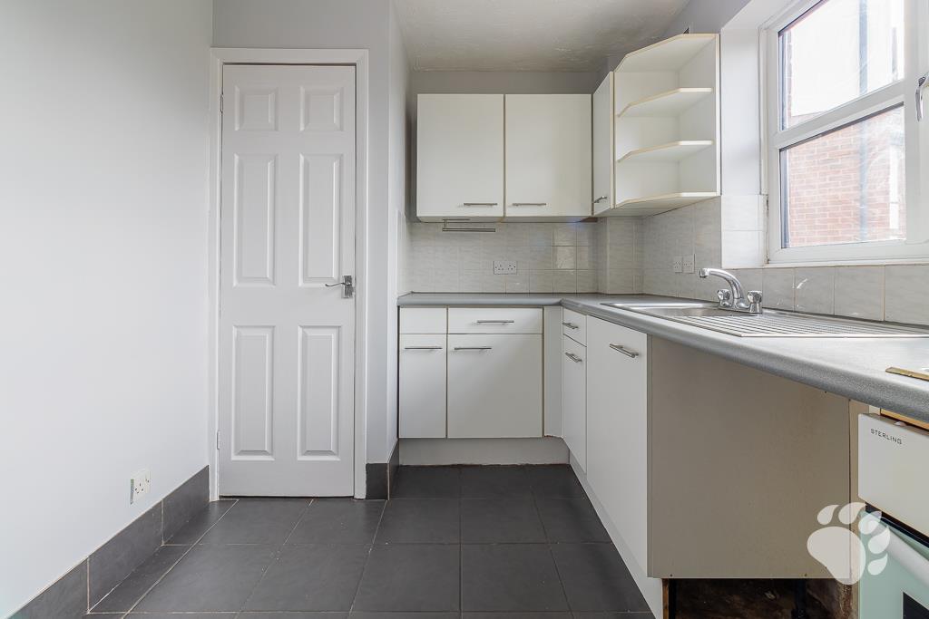 Apartment in Southend-on-Sea - View 5