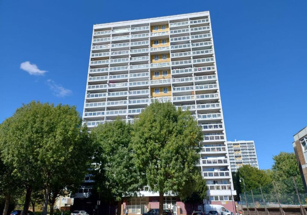 Main image of property: Flat 92 Sleaford House, Fern Street, Bow, London, E3 3PZ