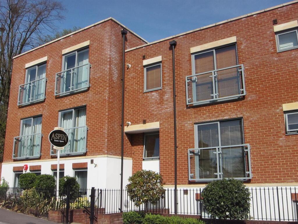 Main image of property: Luxury close to Uni - Arista Court