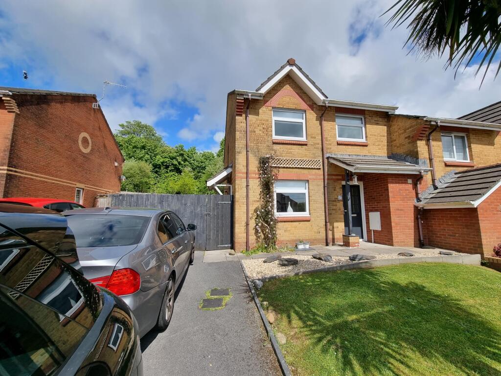 Main image of property: Maesydderwen, Llangennech, Llanelli.