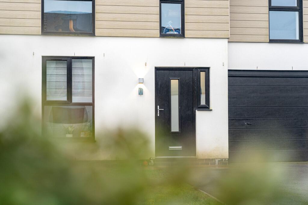 Additional image 3 of 11 Balmoral Gardens, Whitehall, Darwen, BB3 2FH