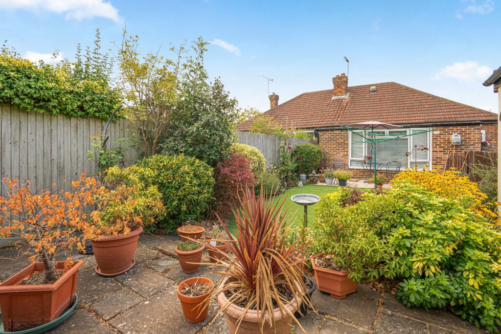 House in Guildford, Worplesdon - View 5
