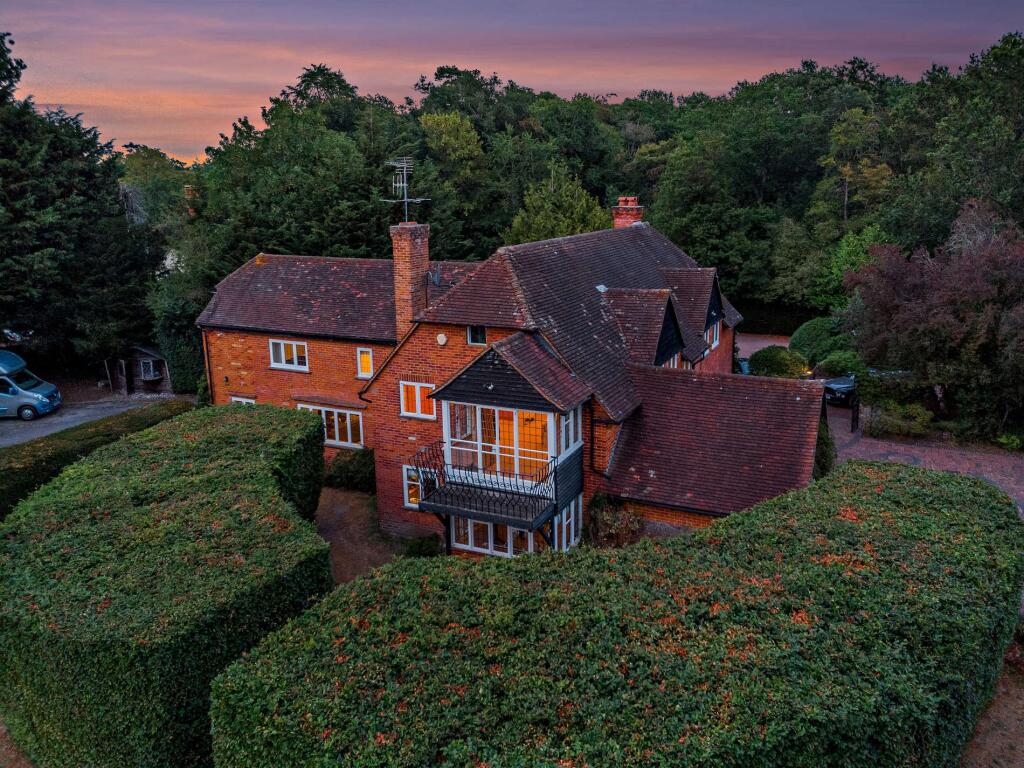 Main image of property: Reading Road, Mattingley, Hampshire