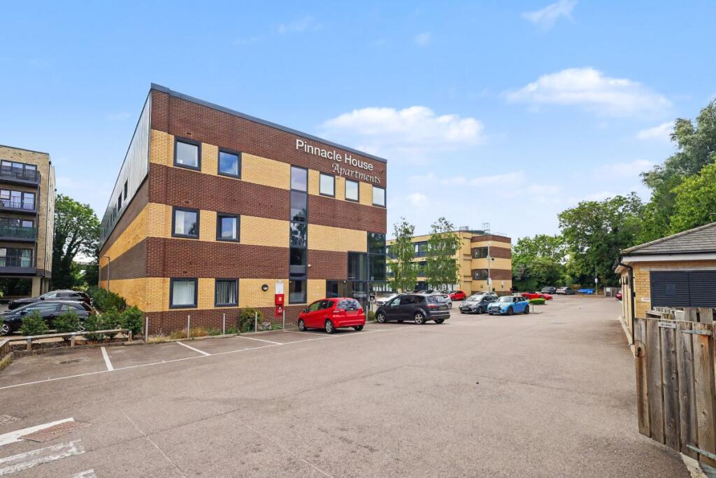 Flat 66 Pinnacle House, Home Park Mill Link, Kings Langley, Hertfordshire, WD4 8FW photo 3