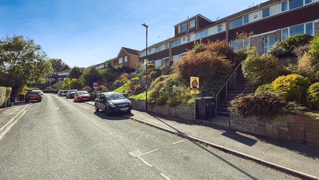 Main image of property: The Crest, Brislington, Bristol, BS4 3JB