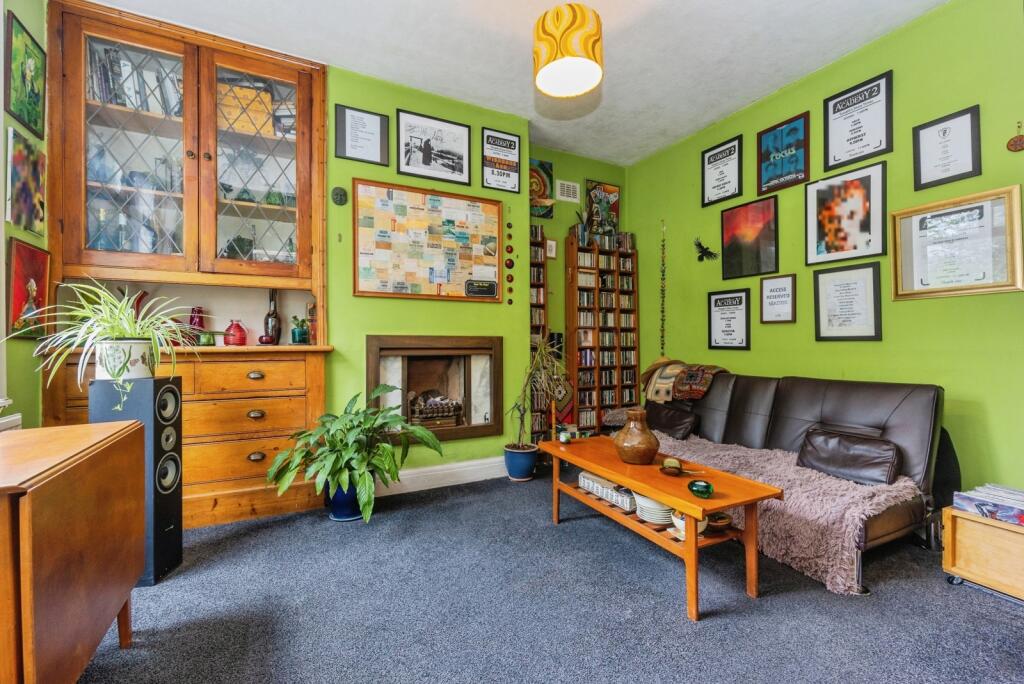 House in Trafford, Greater Manchester - More