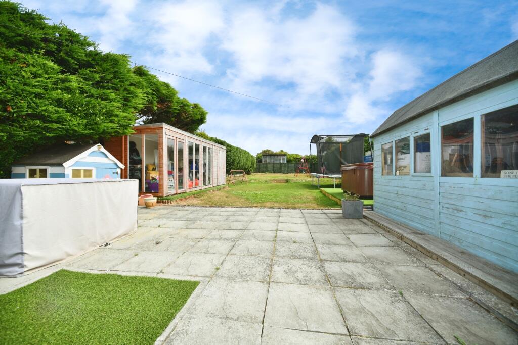 The Promenade, Peacehaven, BN10 photo 3