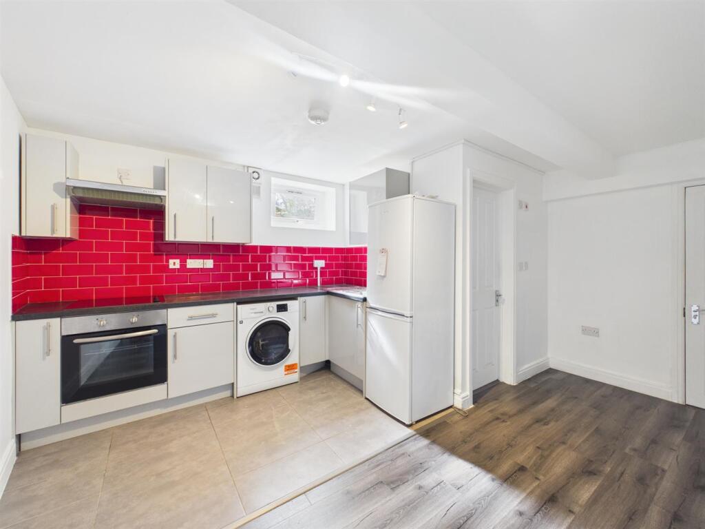 Apartment in Leicester - View 5