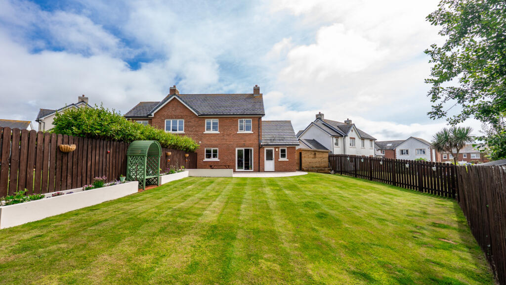 14 Close Caaig, Reayrt Ny Cronk, Peel, IM5 1GS photo 2