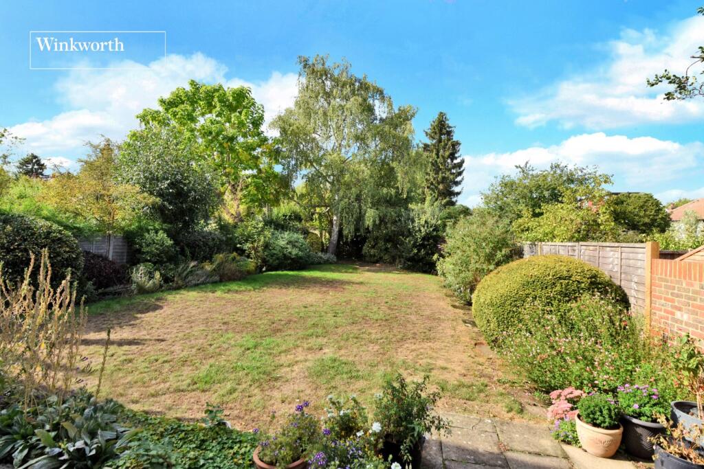 House in Sutton - View 4