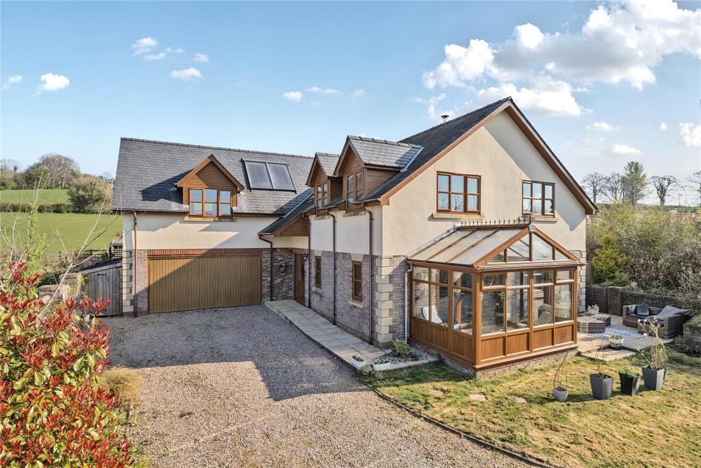 Main image of property: Lon Yr Ywen, Pont Robert, Meifod, Powys