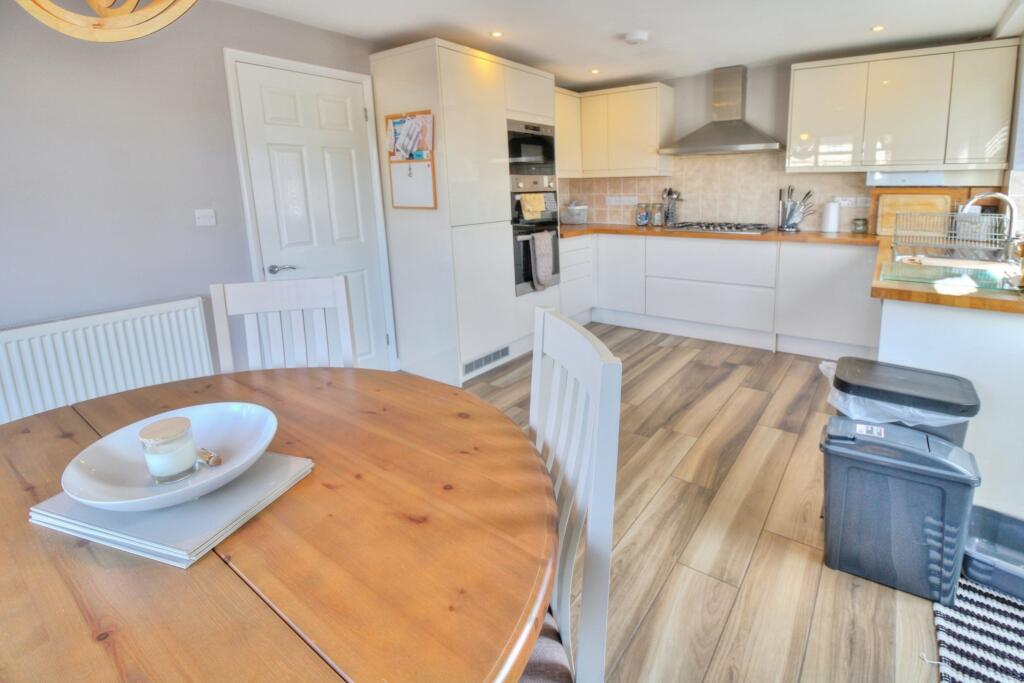 Larch Grove, Milton Keynes, MK2 photo 3