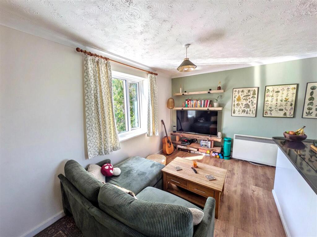 Apartment in Arun, West Barnham - View 2