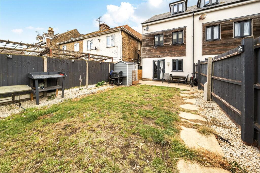 Ellis Road, Clacton-on-Sea, Essex photo 3