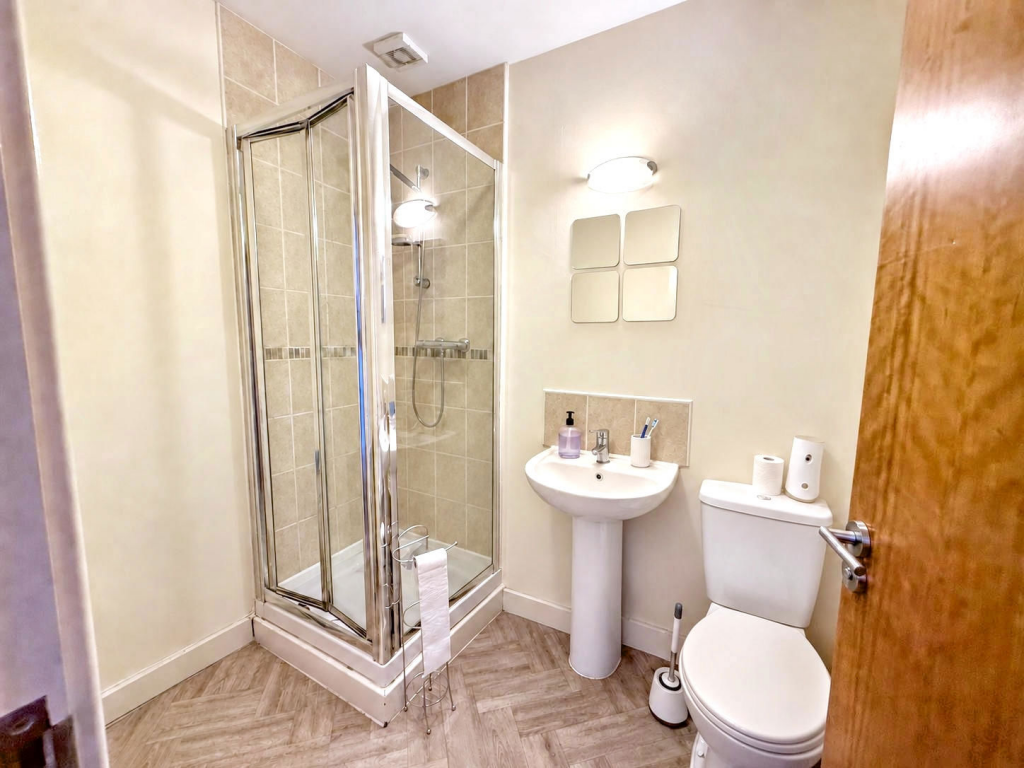 Apartment in Newcastle upon Tyne - View 4