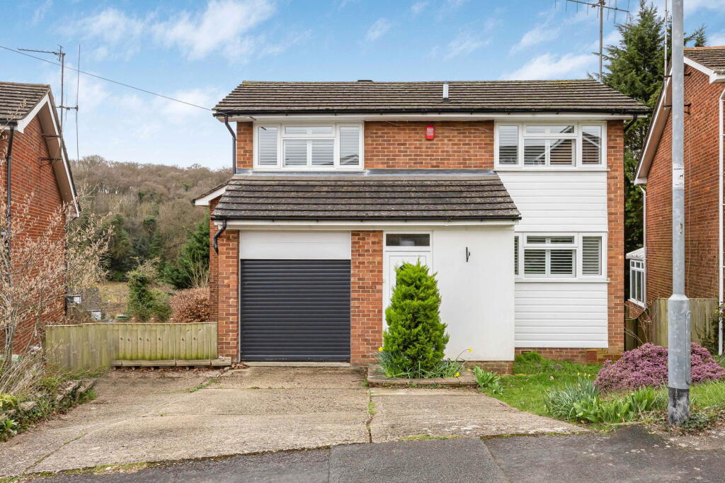 Main image of property: Beechtree Avenue, Marlow, SL7 3NH