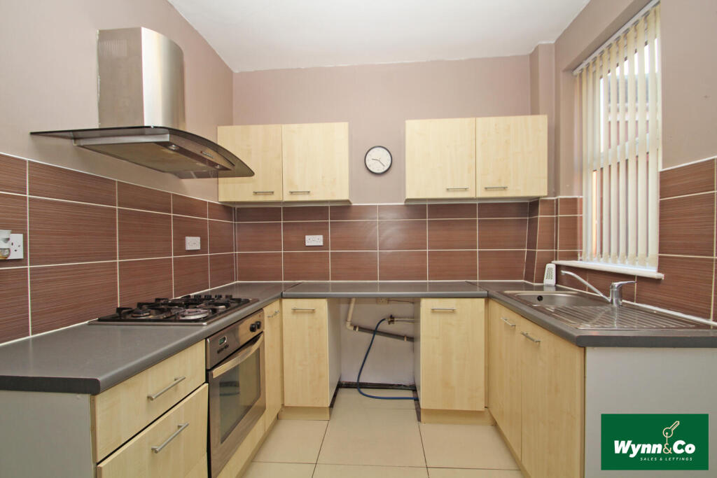 House in Wakefield, Hemsworth - More