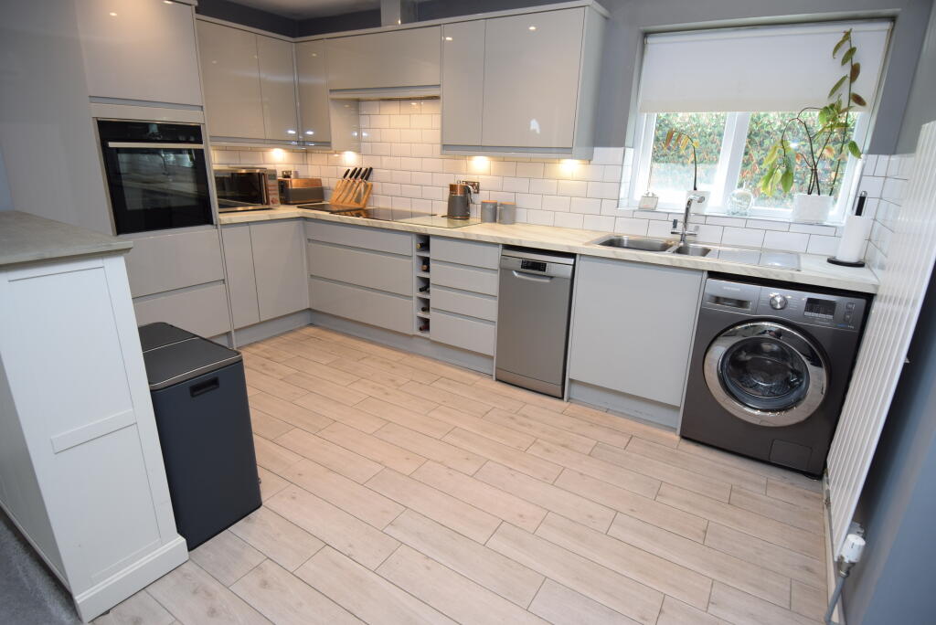 Poores Road, Durrington, Wiltshire - View 4