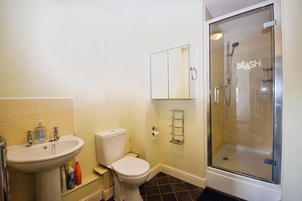 Apartment in Worcester - More
