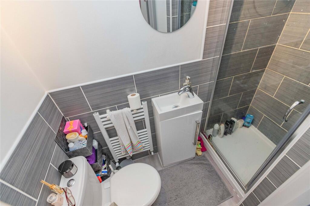 6 bedroom house for rent
