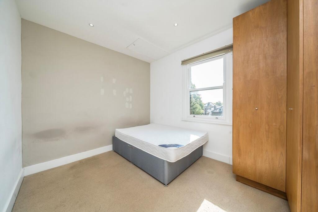 Apartment in London - More