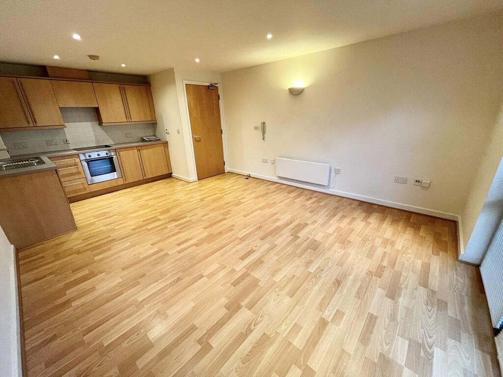 Apartment in Sheffield, Sheaf Valley Quarter, Norfolk Park - View 4