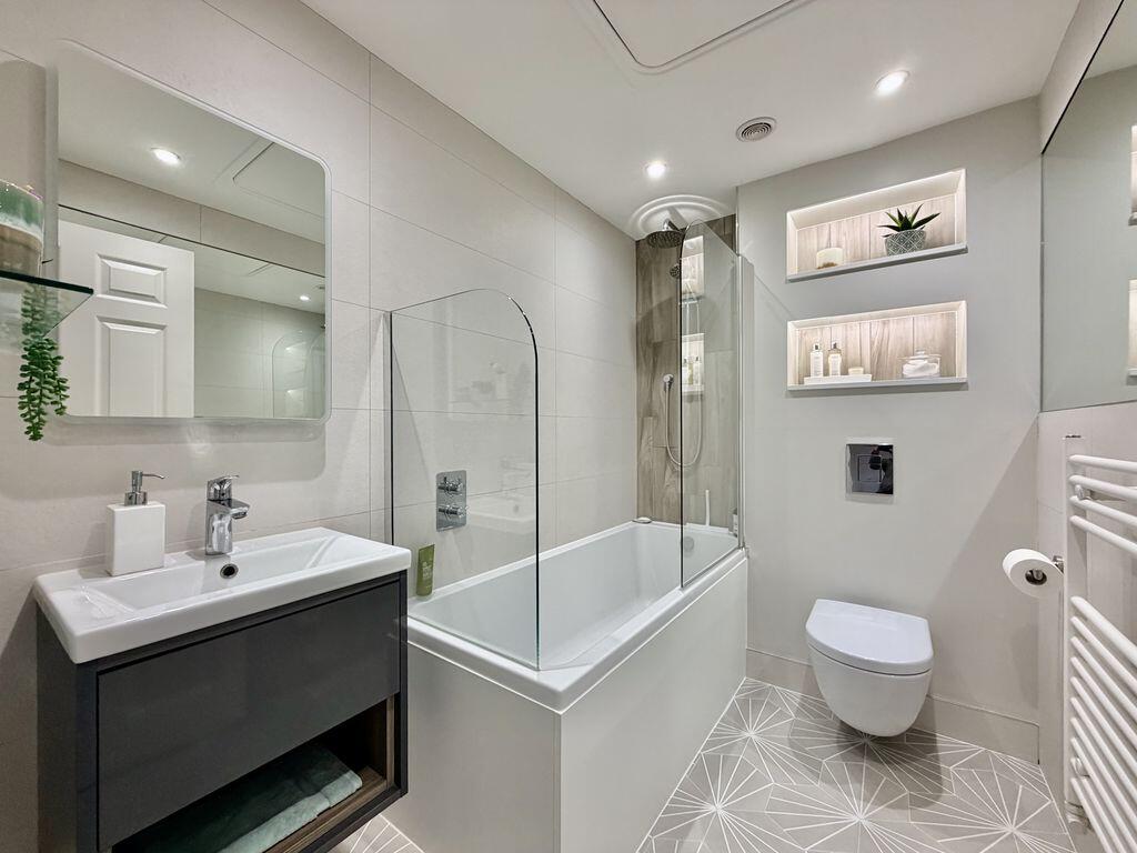 Bourne End - Beautifully Presented Throughout photo 3